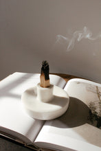 Load image into Gallery viewer, Round Palo Santo Holder