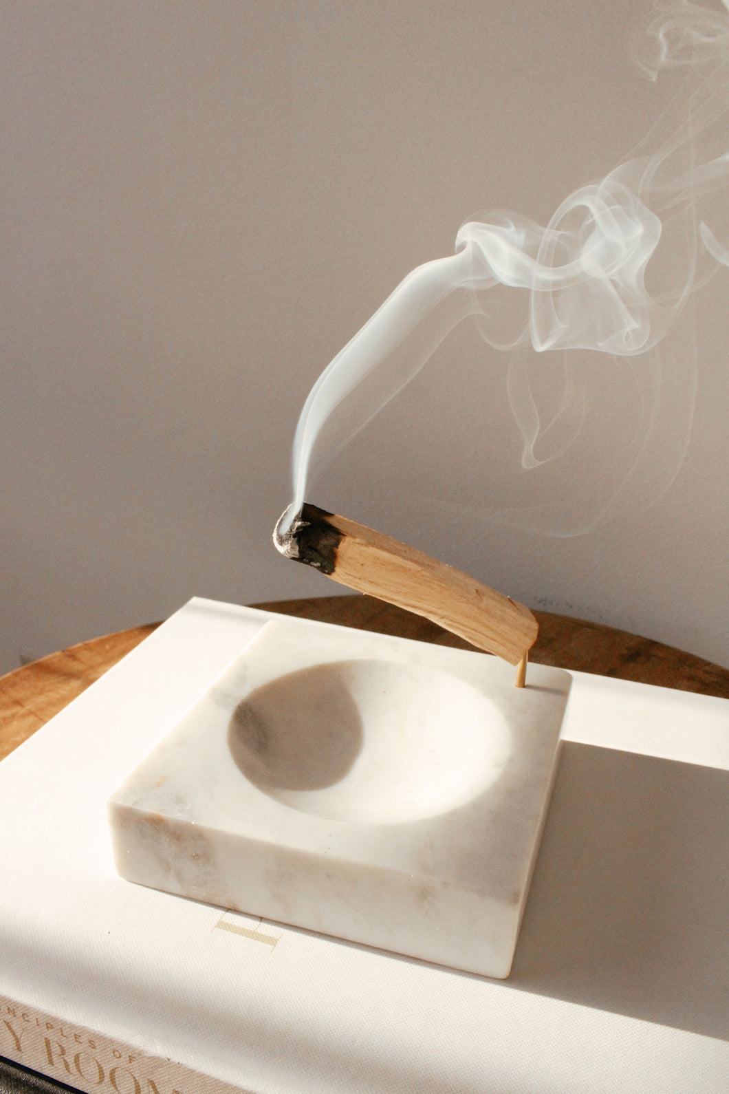 Kala Minimalist Palo Santo Holder- White Marble