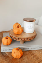 Load image into Gallery viewer, Orange mini pumpkins
