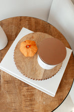 Load image into Gallery viewer, Orange mini pumpkins
