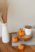 Load image into Gallery viewer, Orange mini pumpkins
